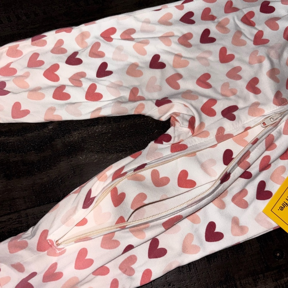 SWEET BAMBOO ZIPPER FOOTIE - PINK HEARTS Mulitple sizes available - Picture 6 of 6